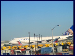 O'Hare International Airport 04 - Another United plane, a Boeing 747